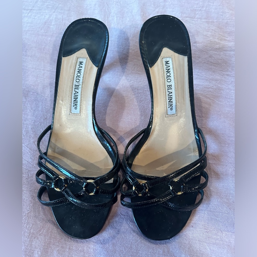 Manolo Blahnik kitten heels size 37.5
